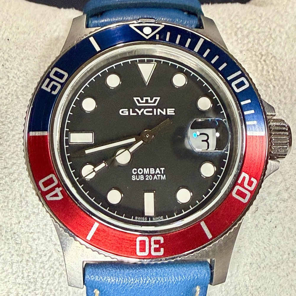 Glycine Combat Sub Date Red/Blue “Pepsi”Bezel Sport Mens Watch